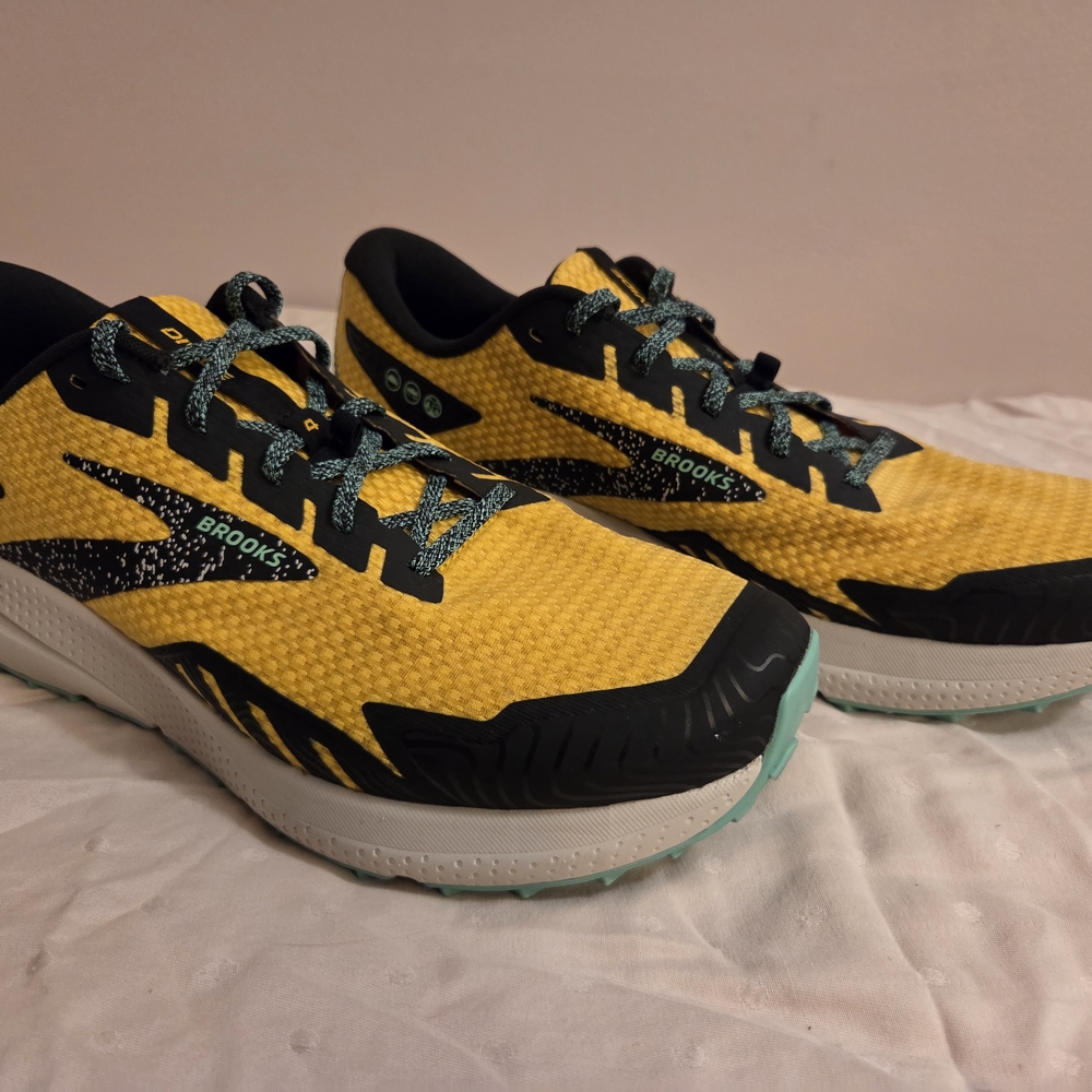 Brooks Divide 4 Trail Sneakers
